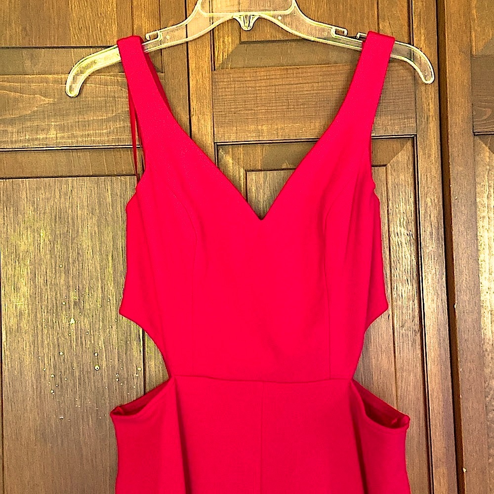 🏷️ BNWT Sleeveless Cut Out Wide Leg Romper By Crystal Sky ~ Lg.